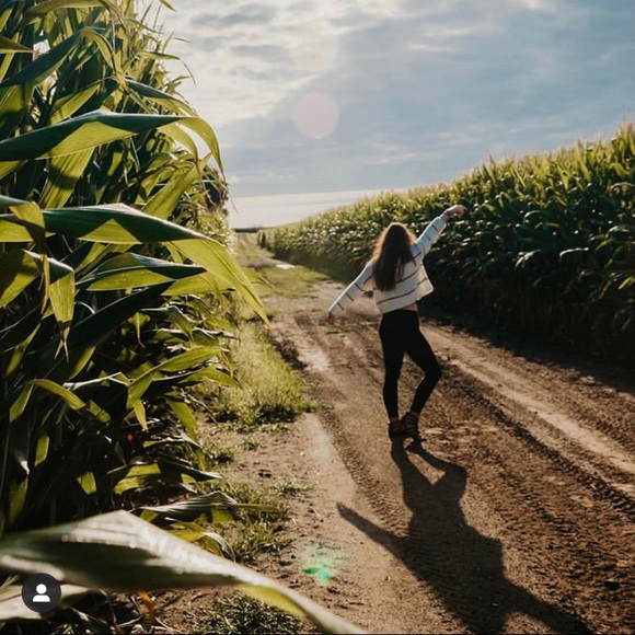 Meet your Posher, Tori - Picture 1 of 1